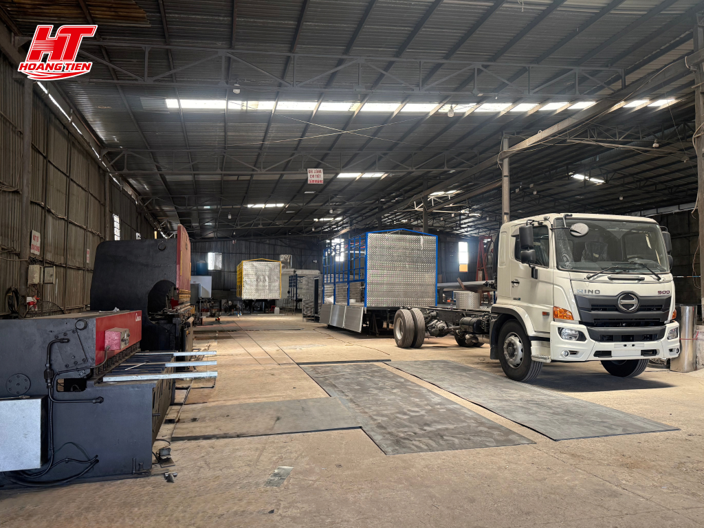 xưởng sản xuất Hoàng Tiến